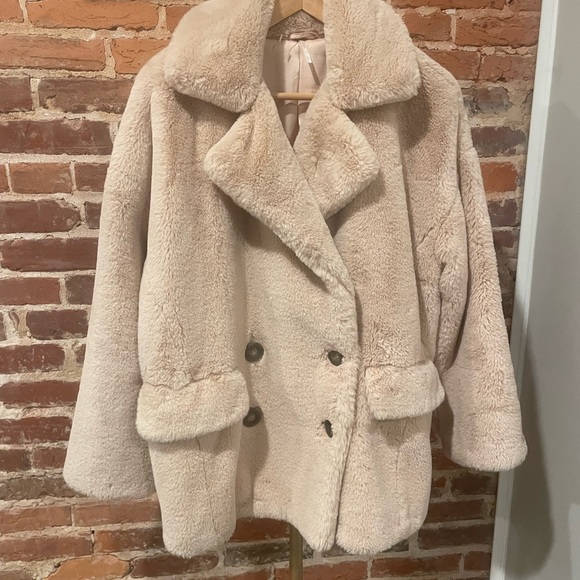 Free People/Kate Faux Fur/ Apricot color - Picture 2 of 11